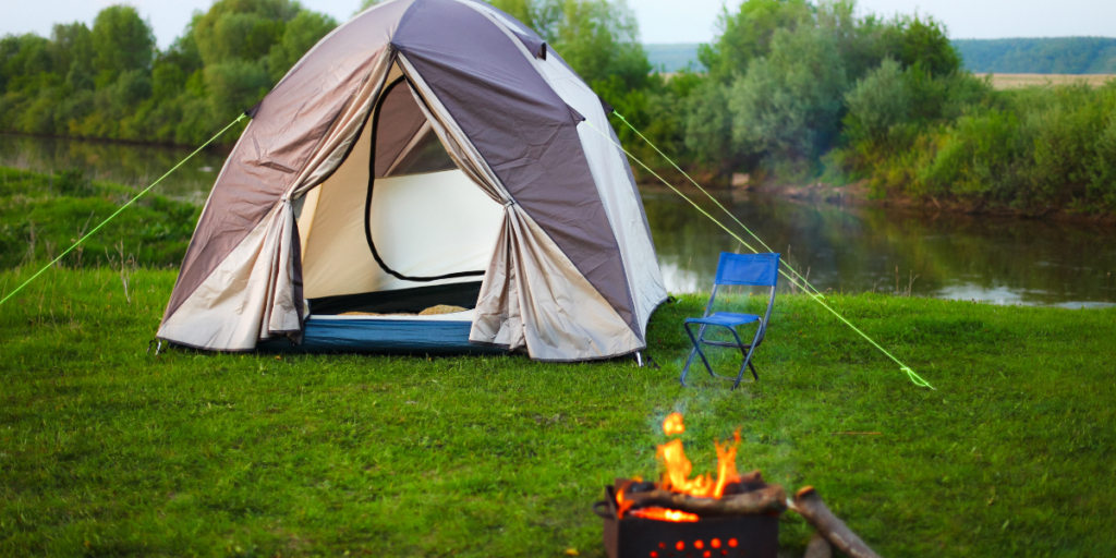 Camping Without Electricity: 10+ Useful Tips and Advice