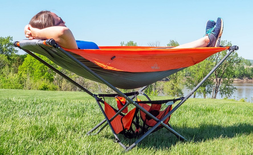 Portable hammock stand